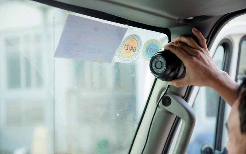 lap-dat-camera-tren-xe-7